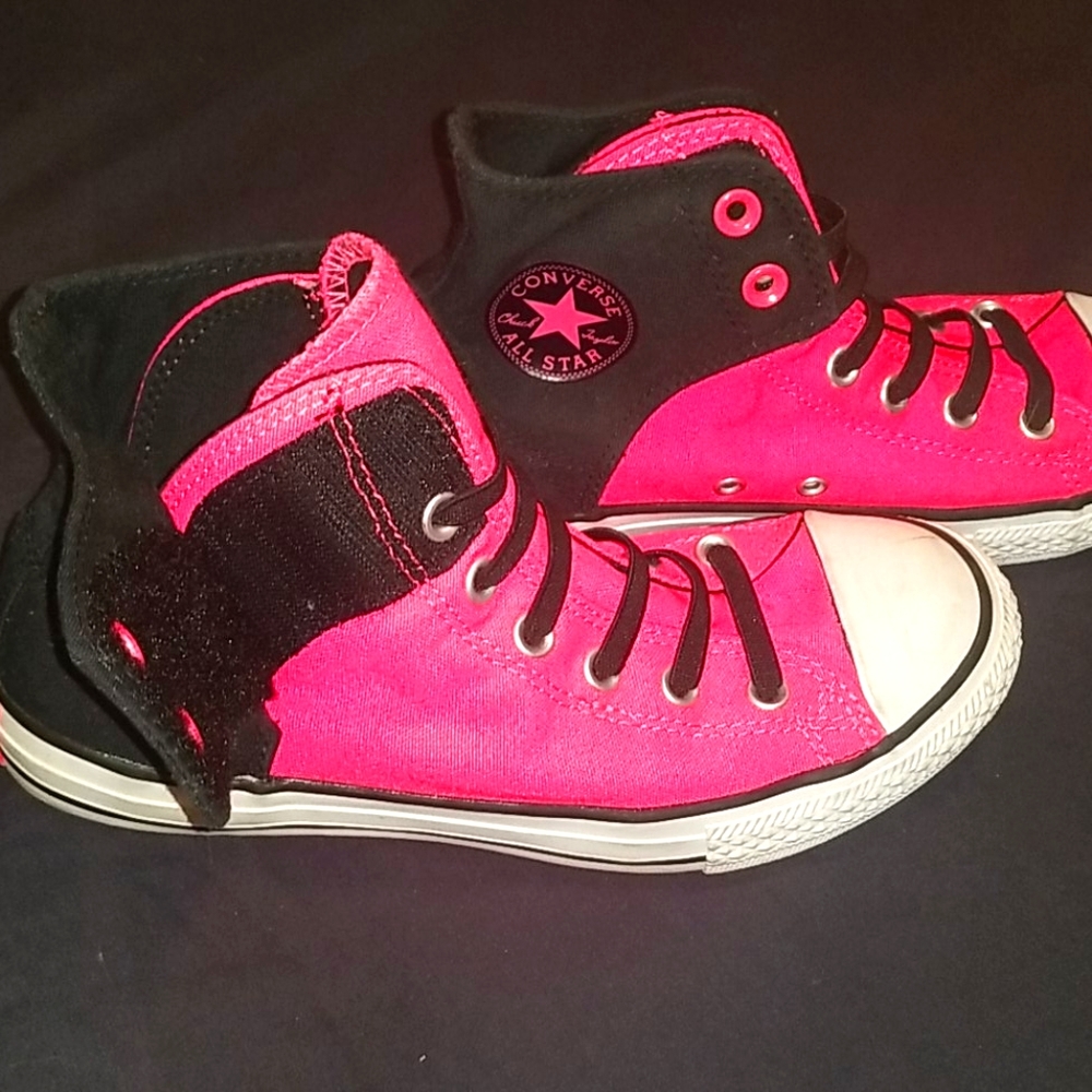 New hot pink and black high top converse